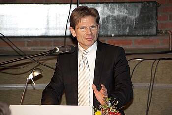 Dr. Garg bei seiner Ansprache