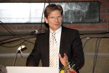 Dr. Garg bei seiner Ansprache