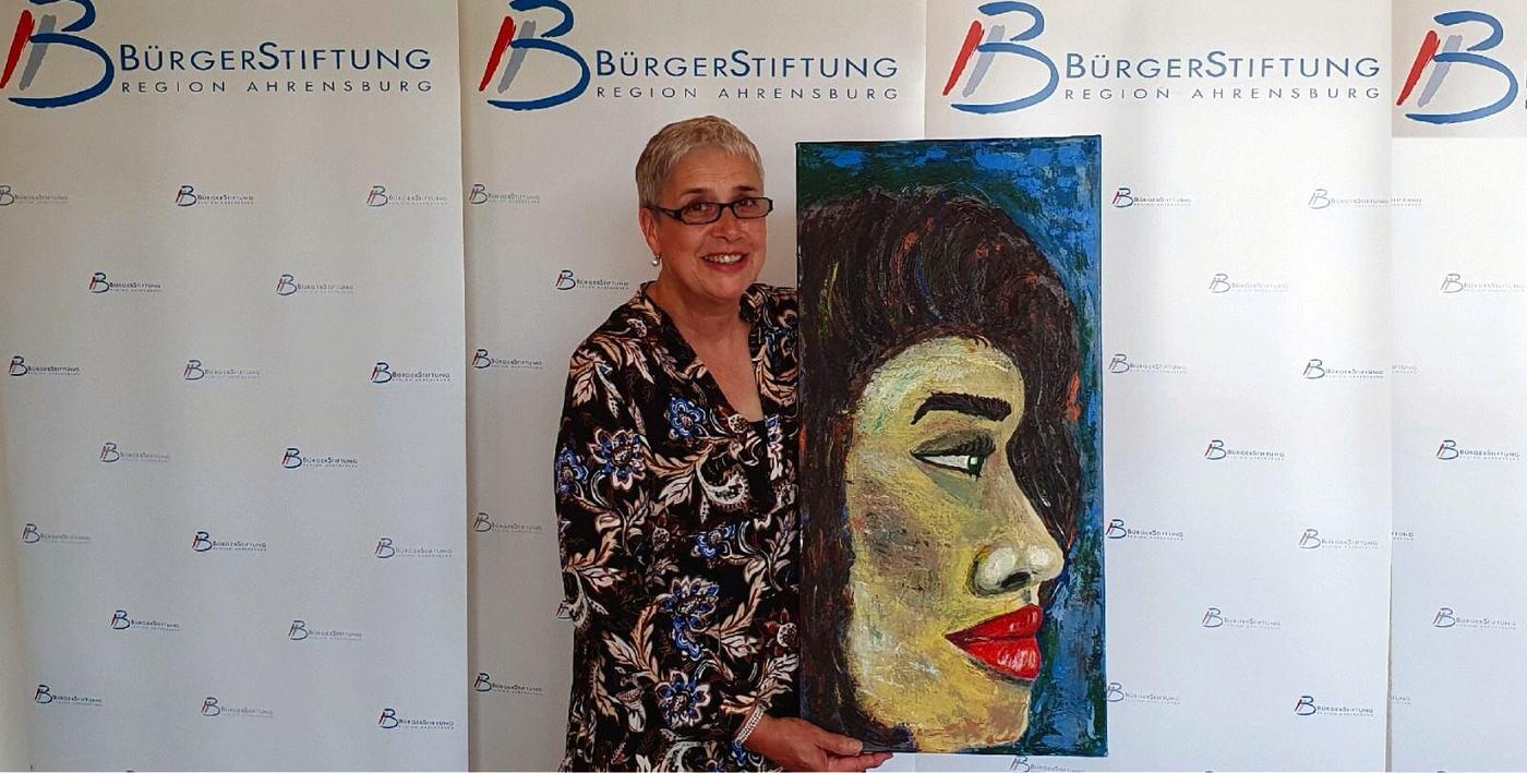 ElGha mit ihrem Bild „Frauenblick auf‘s Leben“ 